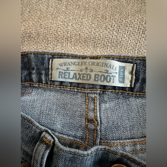 WRANGLER® MEN'S FIVE STAR PREMIUM FLEX RELAXED FIT BOOTCUT JEAN - Picture 2 of 4